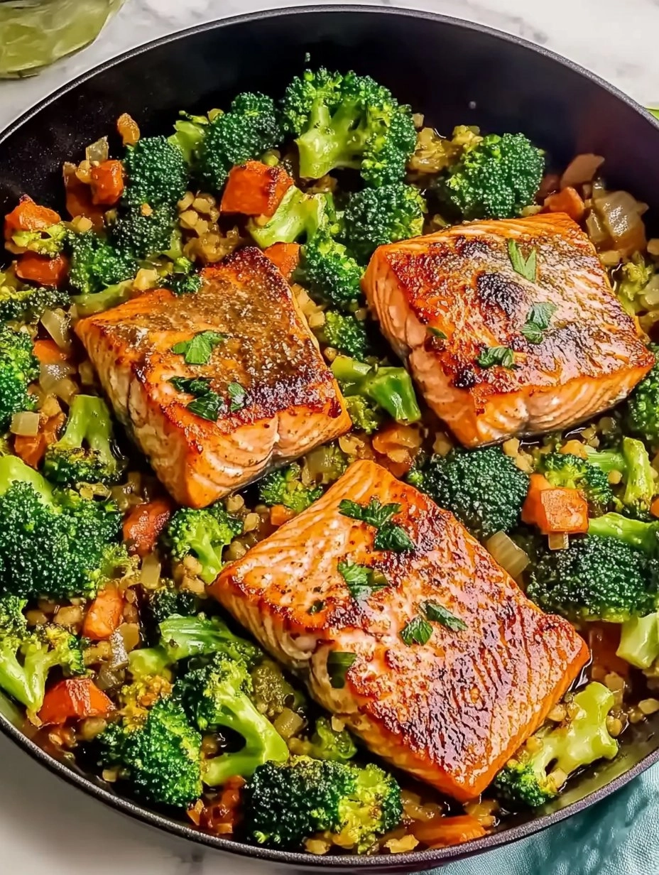One-Skillet Garlicky Salmon & Broccoli