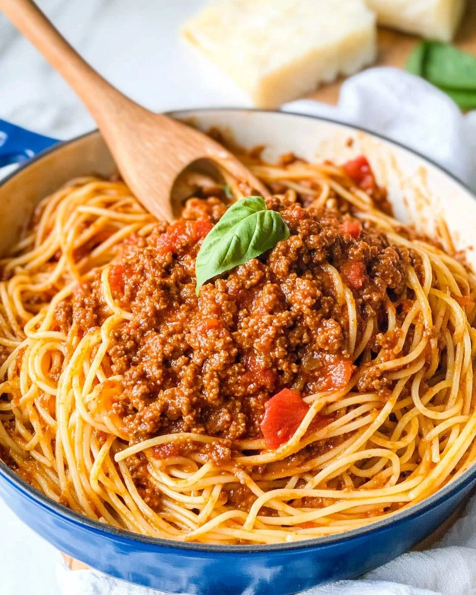 Spaghetti-Bolognese-Classic-Meat-Sauce-Pasta-Dinner-Recipe