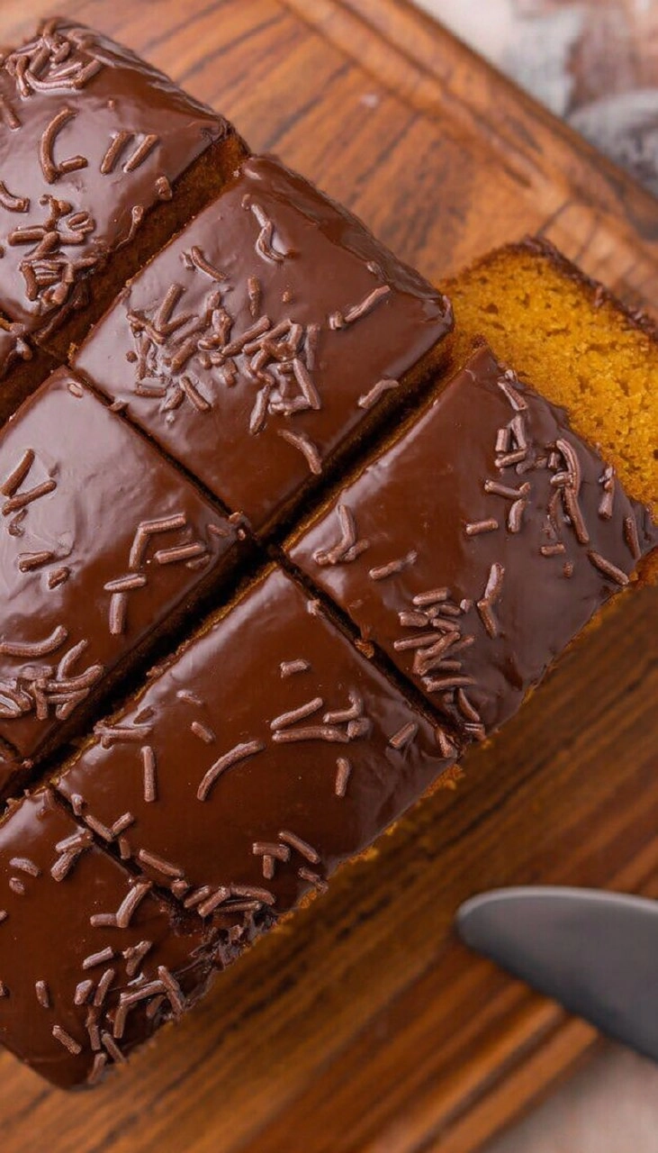 Brazilian Carrot Cake with Chocolate Glaze
